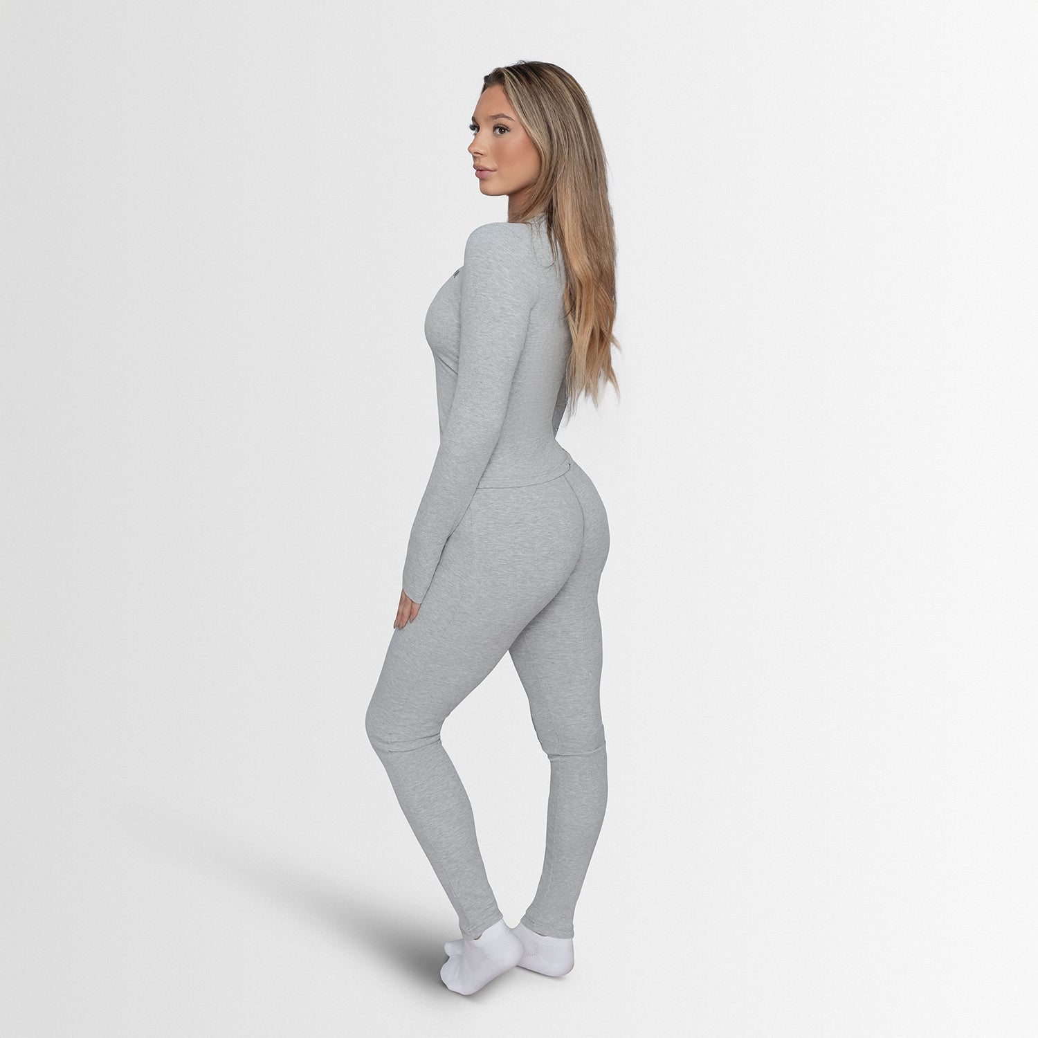 LAYLA LOUNGE LONG SLEEVES - Élevé
