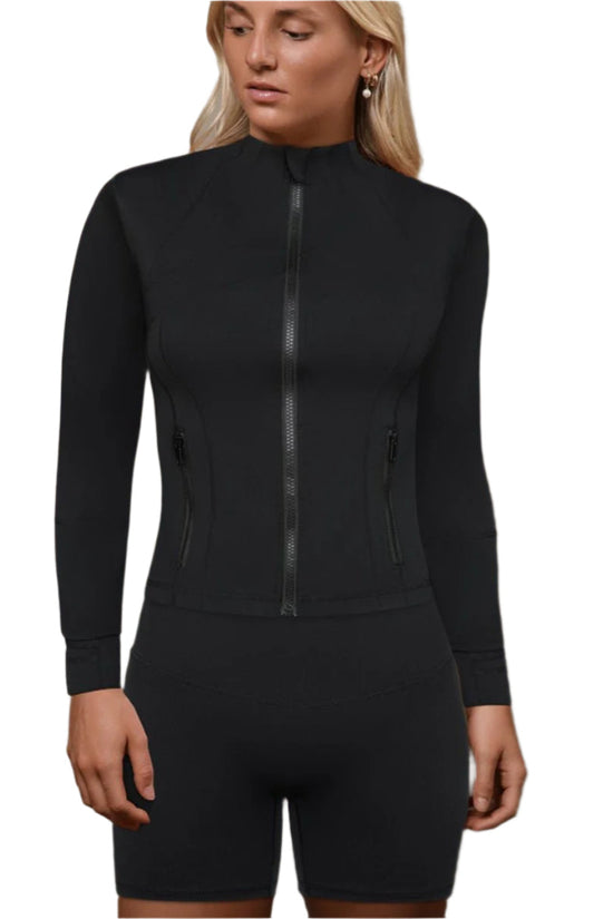 LE MOUVEMENT SHORTS - Jet Élevé