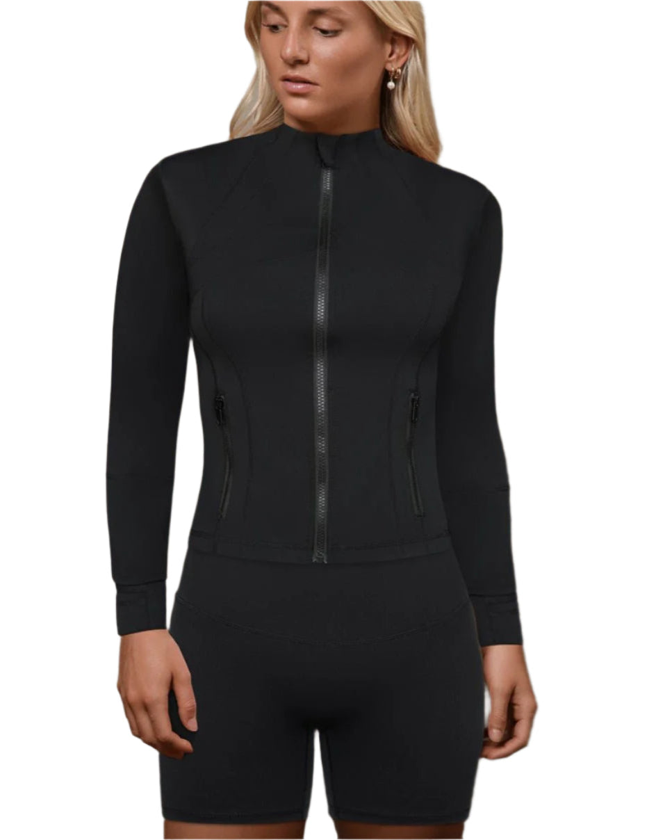 LE MOUVEMENT SHORTS - Jet Élevé