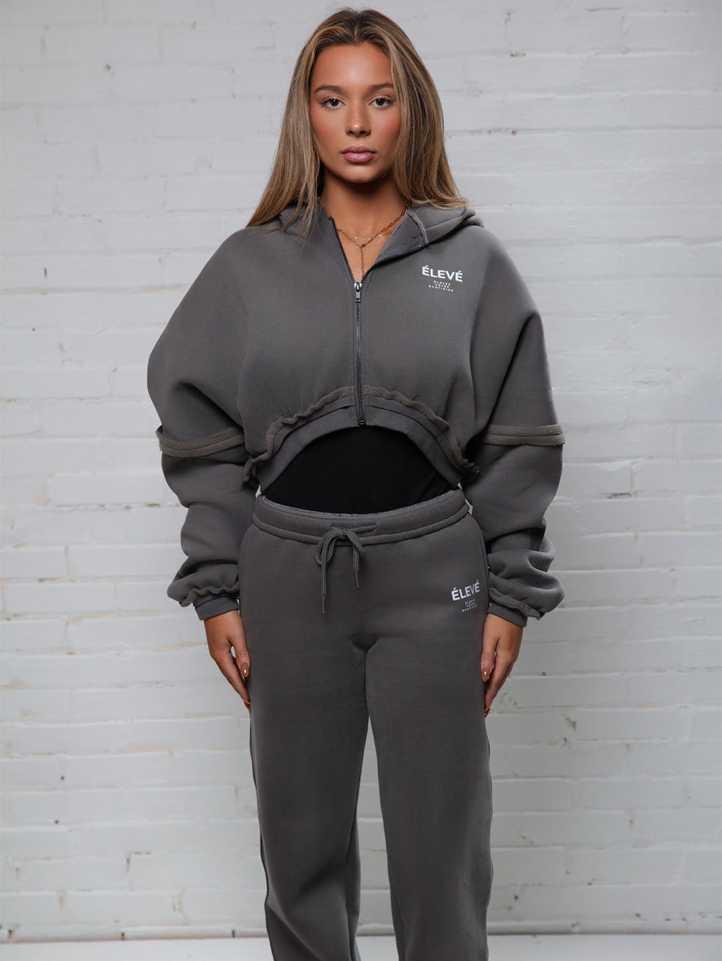 The Élevé Sydney Set with Cropped Hoodie and Wide - leg Joggers - Élevé