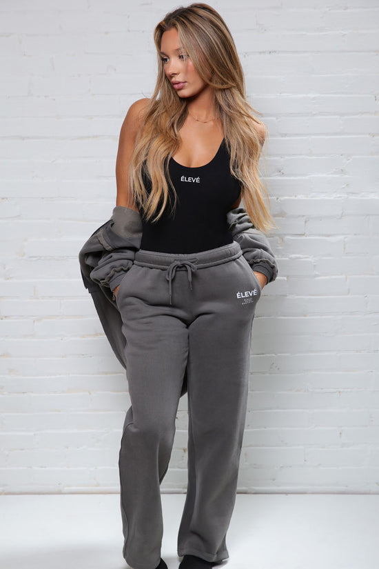 The Élevé Sydney Set with Cropped Hoodie and Wide - leg Joggers - Élevé