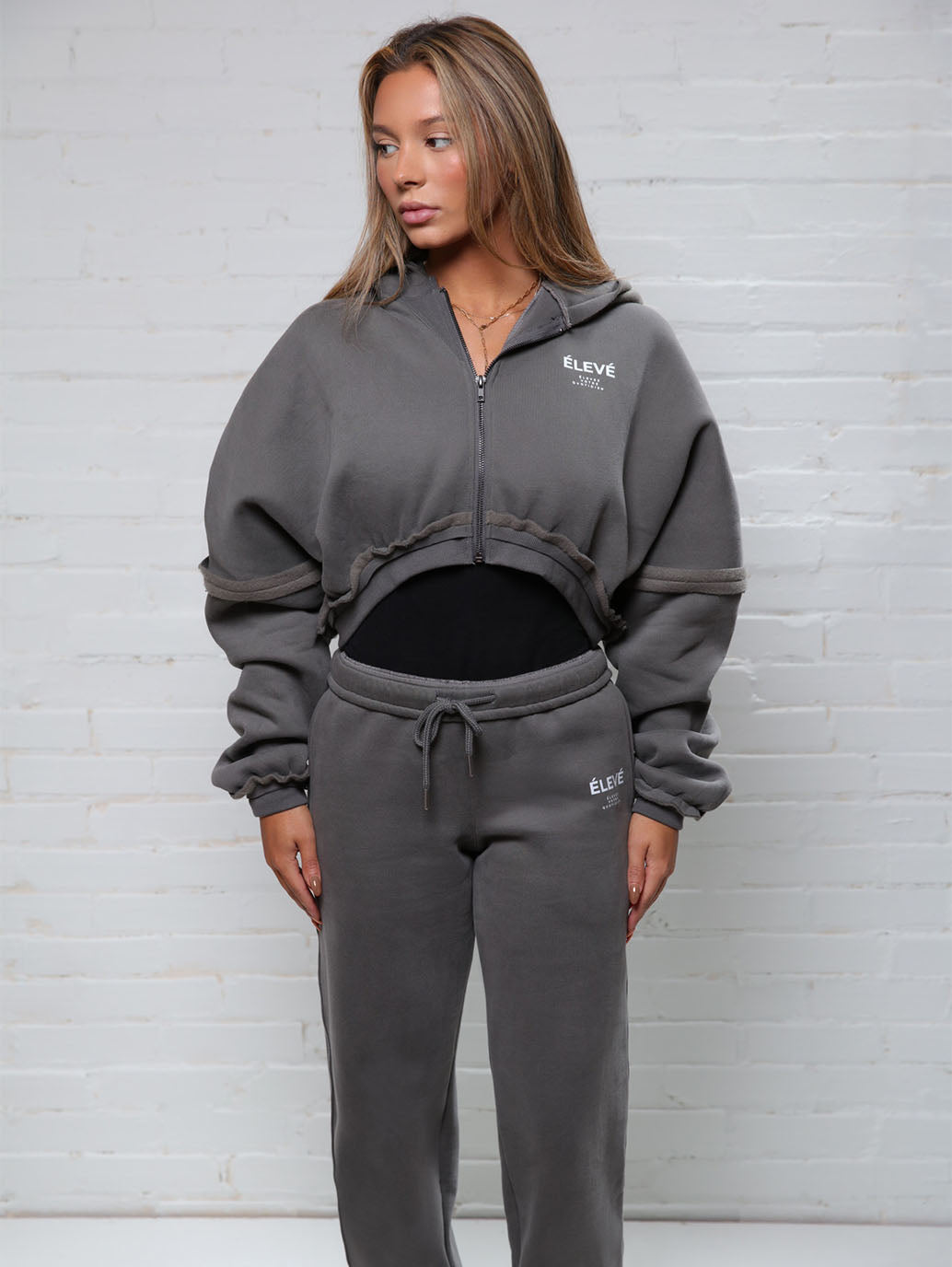 The Élevé Sydney Set with Cropped Hoodie and Wide - leg Joggers - Élevé