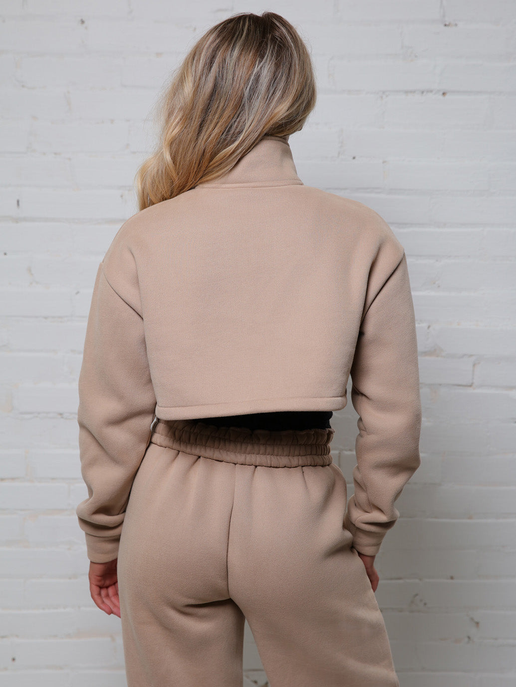 The Zipline Hoodie Zipline wide - leg sweatpants - Sandstone with black logo letters - Élevé