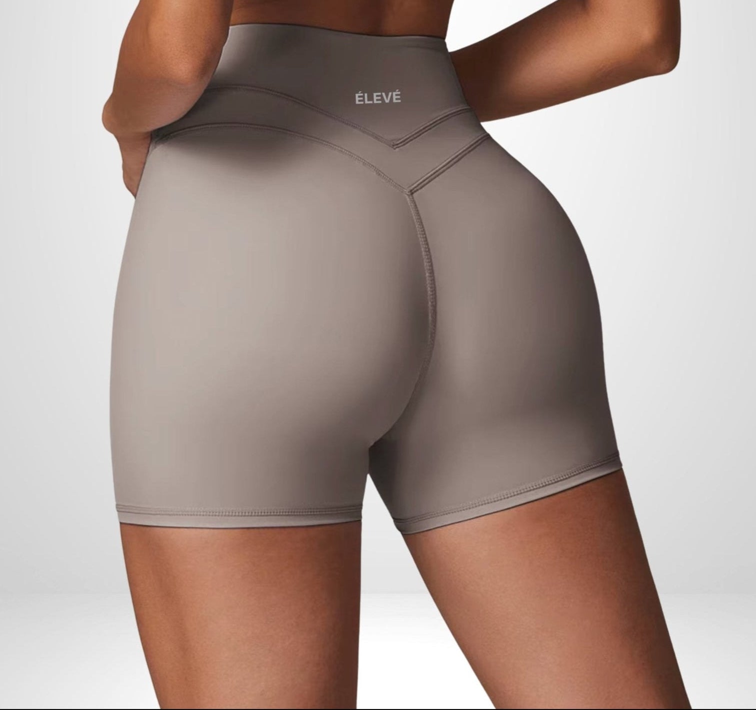 V - SCULPT SHORTS - ALMOND CRÈME Élevé